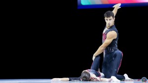 apertura   acro sfe06572 simone ferraro ph